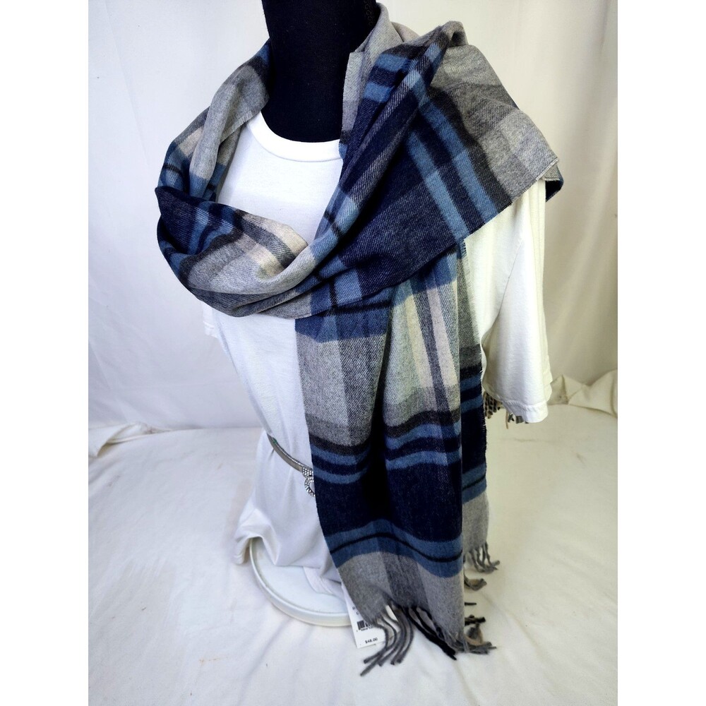 NWT Cashmink by V. Fraas Bouclé Gray Plaid Wrap Scarf New with Tags OS (82"x12")